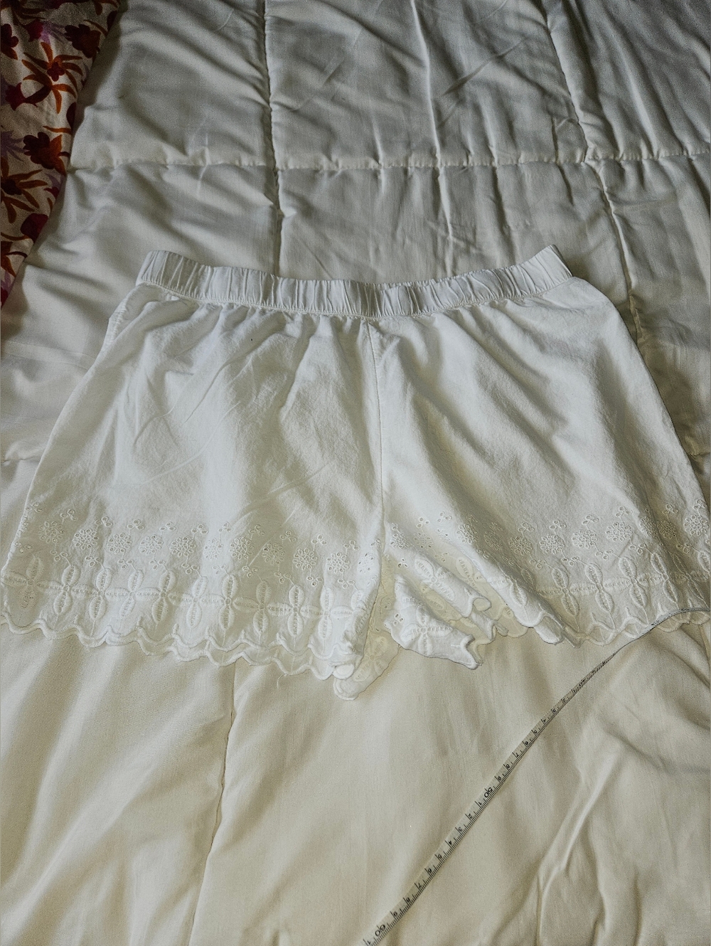 Calypso St. Barth White Eyelet Scalloped Hem Shorts - 100% Cotton - Size L - Picture 2 of 8